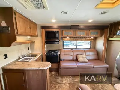 2017 Coachmen Leprechaun 320BH Ford 450 photo 8