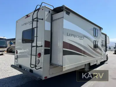 2017 Coachmen Leprechaun 320BH Ford 450 photo 4