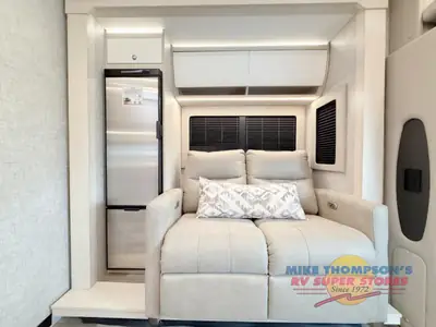 2026 Tiffin Motorhomes Wayfarer photo 12