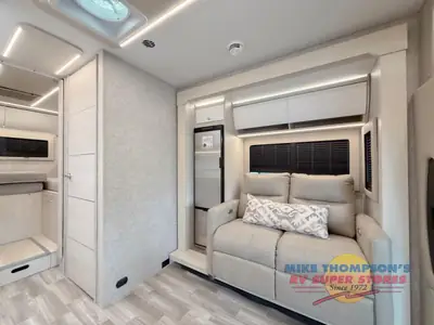 2026 Tiffin Motorhomes Wayfarer photo 10