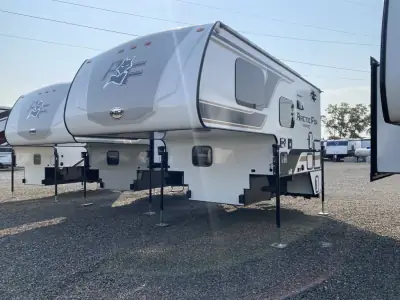 2027 Northwood Mfg ARCTIC FOX 811 photo 4