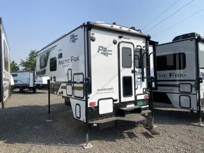 2027 Northwood Mfg ARCTIC FOX 811 photo 3