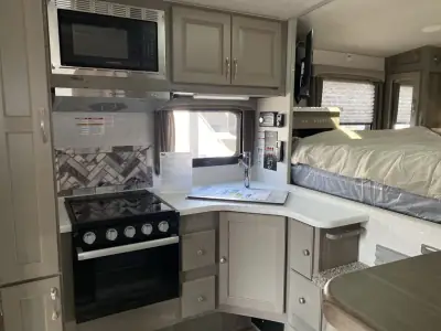 2027 Northwood Mfg ARCTIC FOX 811 photo 8