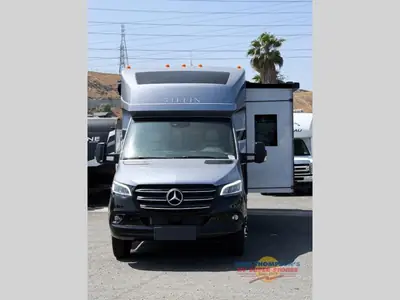 2026 Tiffin Motorhomes Wayfarer photo 2