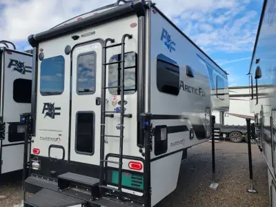 2026 Northwood Mfg ARCTIC FOX 865 photo 2